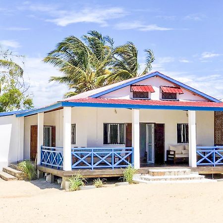 Villa A.Tia Morondava Εξωτερικό φωτογραφία